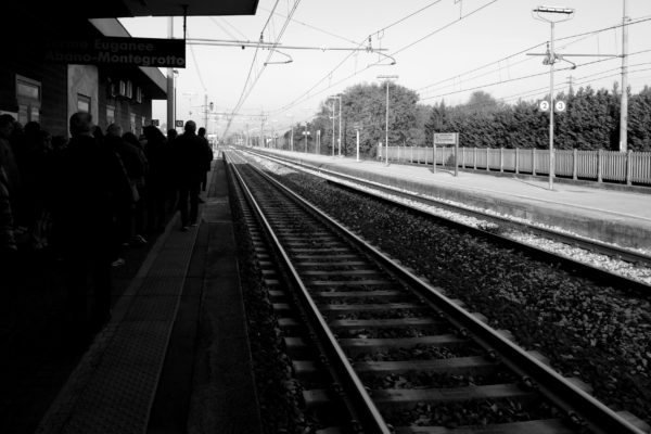 Rail station huawei p9